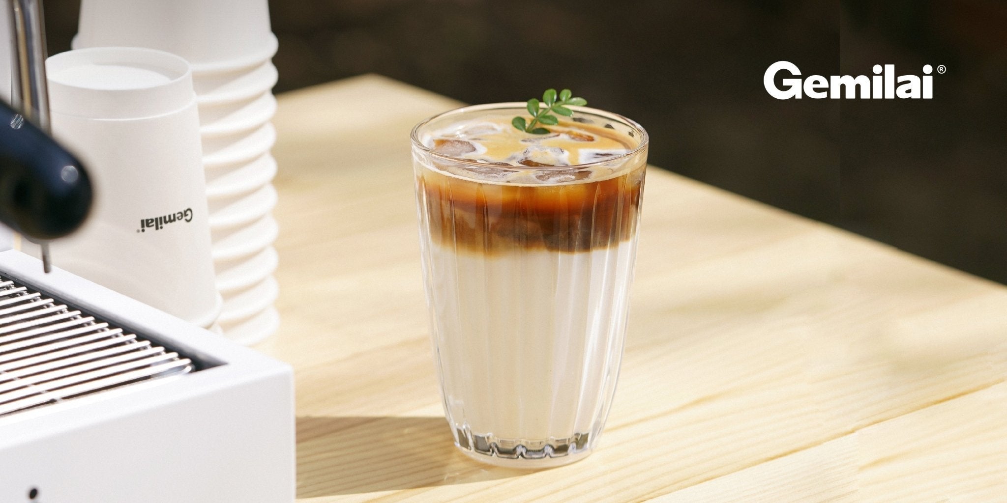 Coconut Latte: A Tropical Twist on a Classic Coffee - Gemilai