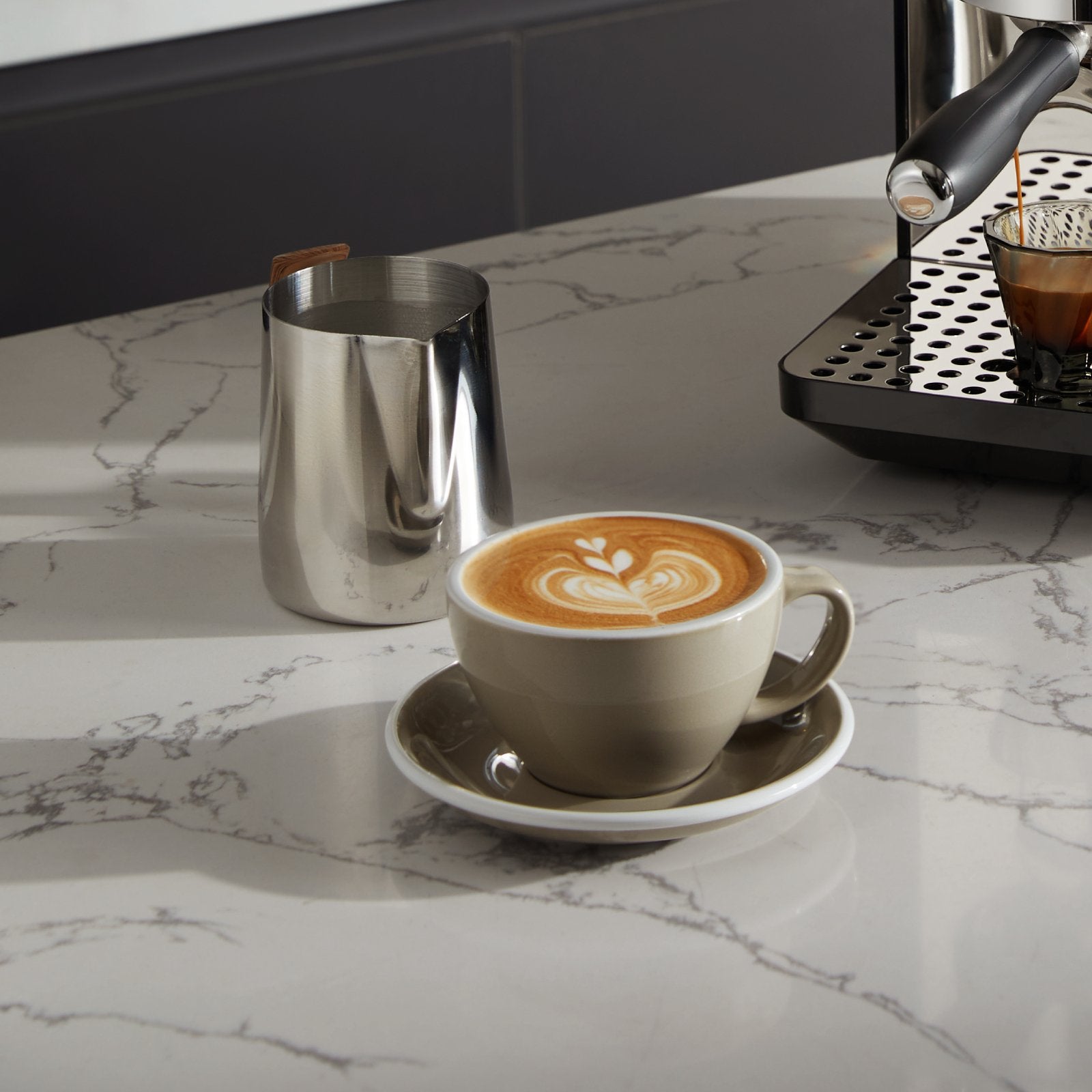 Milk Frothing Pitcher (450ml/15oz) - Gemilai